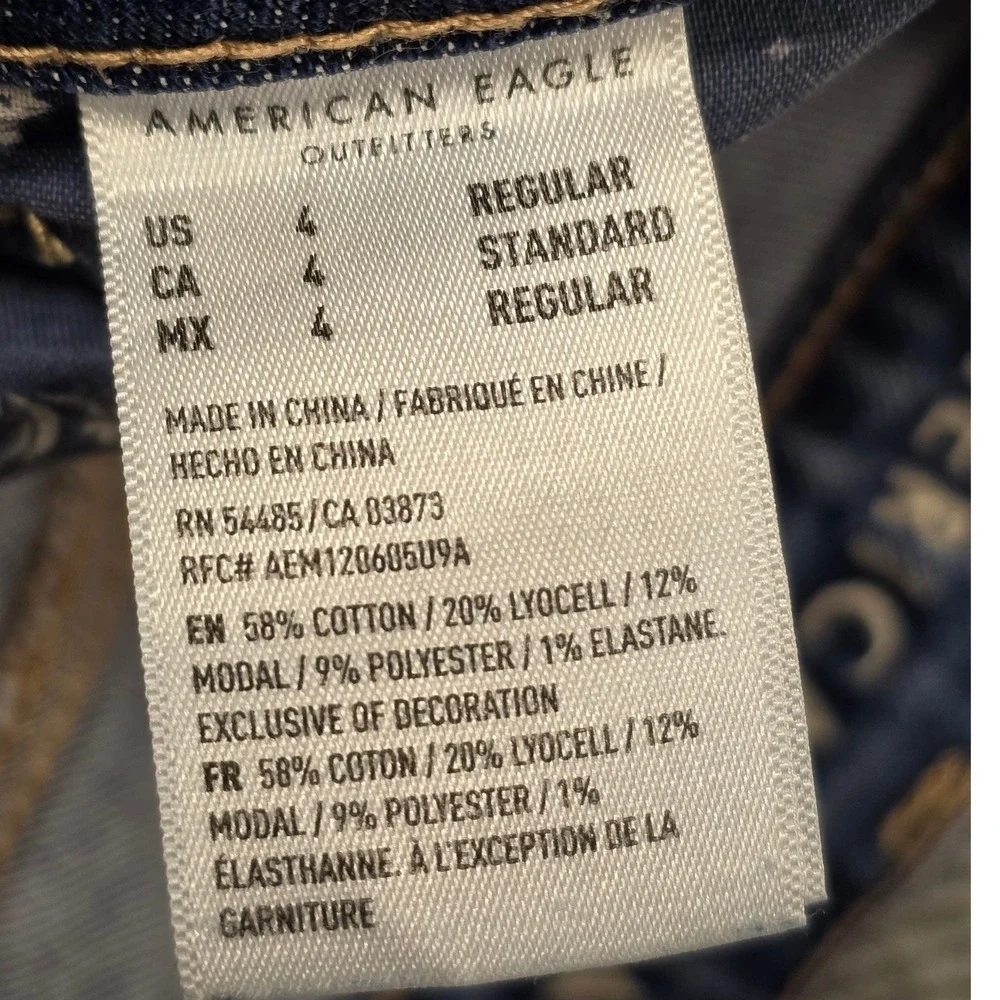 American Eagle Outfitters Mom Jeans Distressed Ripped Medium Wash Size 4‎